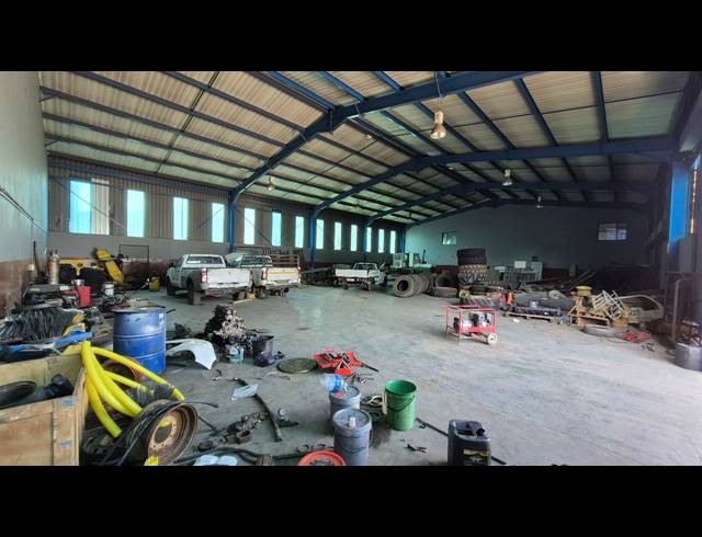 1,900M² FACTORY TO LET IN MOREHILL